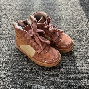 Petit Nord Mountain Sneaker- Rose Clay Metallic Patent Leather